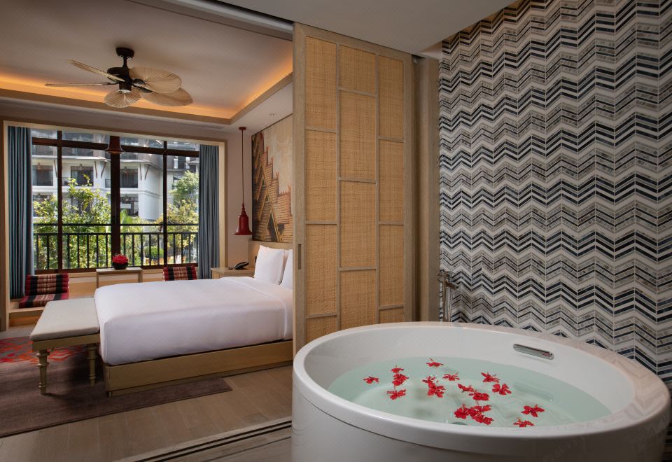 Angsana XishuangbannaHot Spring Pool Suite King