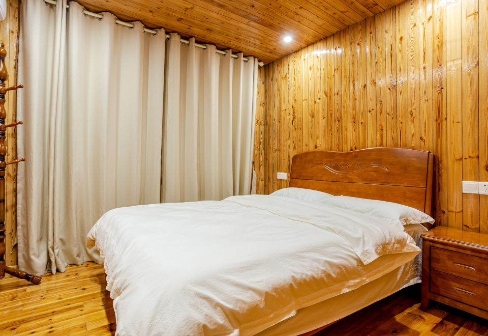 Loft - 2-Room, Lake-View (1 living room)