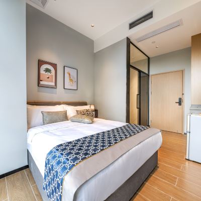 簡約現代大床房-可吸菸 夢公園飯店（南山科技園南頭古城地鐵站店）優惠