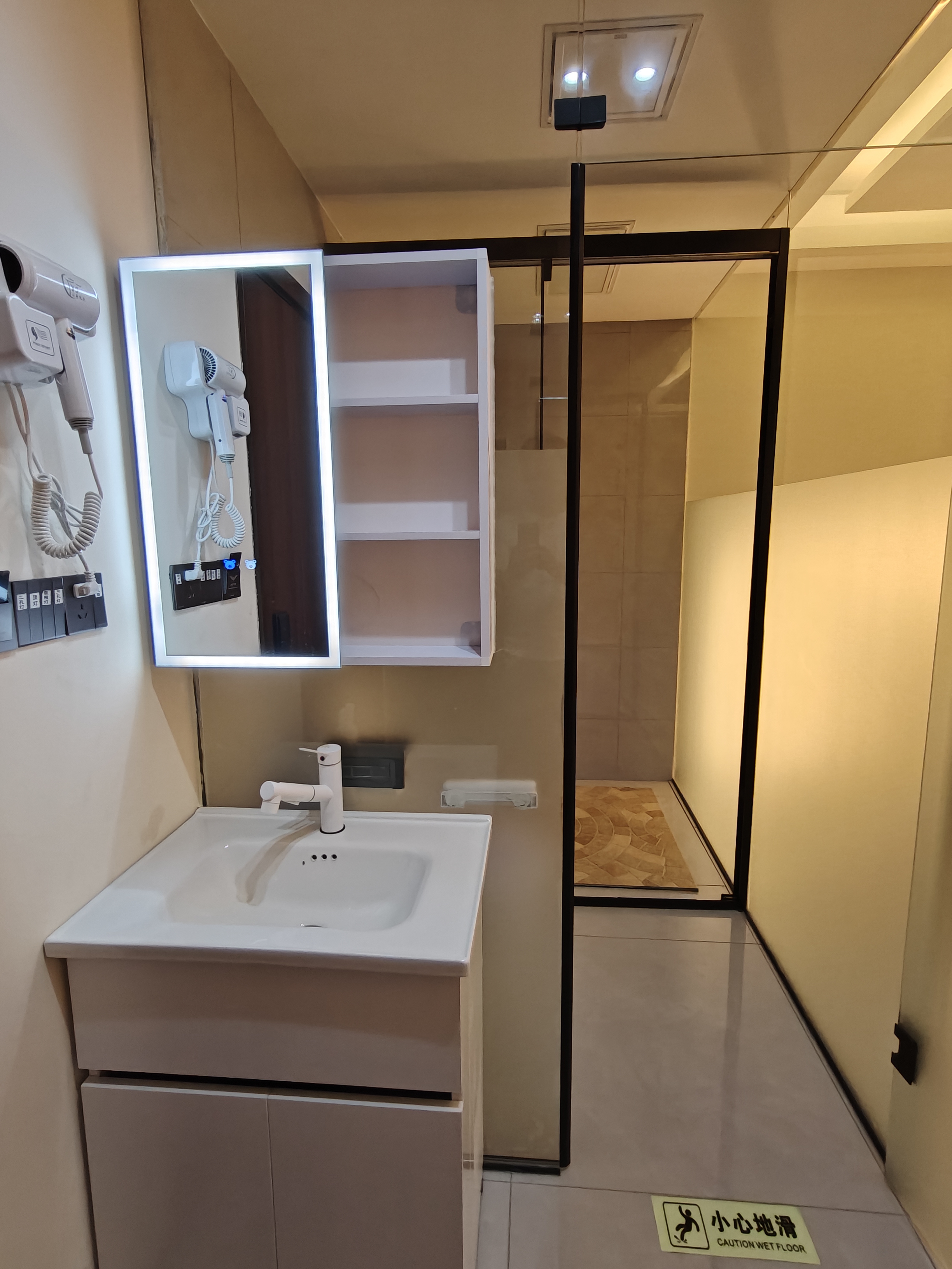 Yajiang Motel TibetSpecial bed room