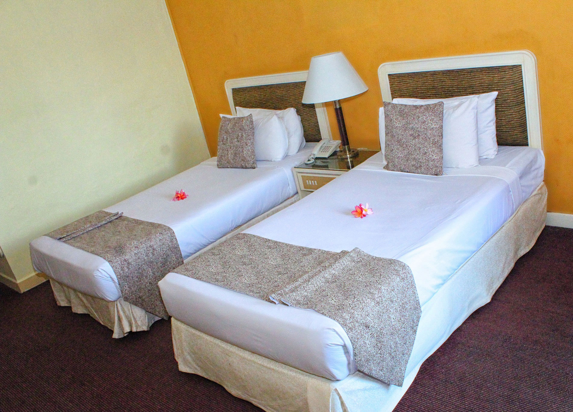 标准双床海景房