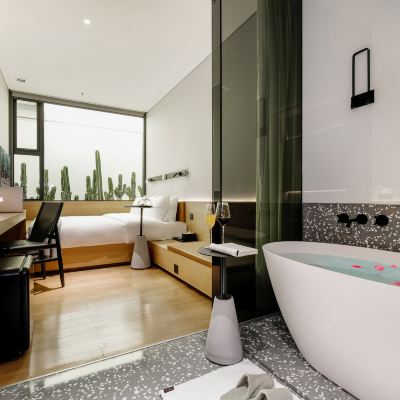 景觀特大床房|熱帶植物仙人掌景觀|全棉柔滑床品 盈舍輕奢S酒店（深圳蛇口海上世界店）優惠