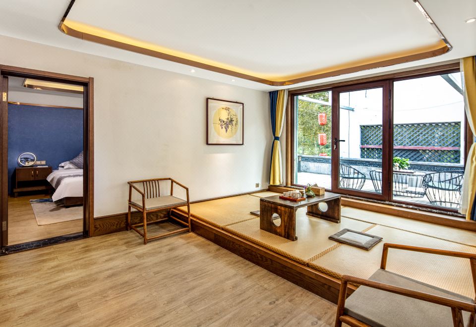 觀山·陽臺庭院套房