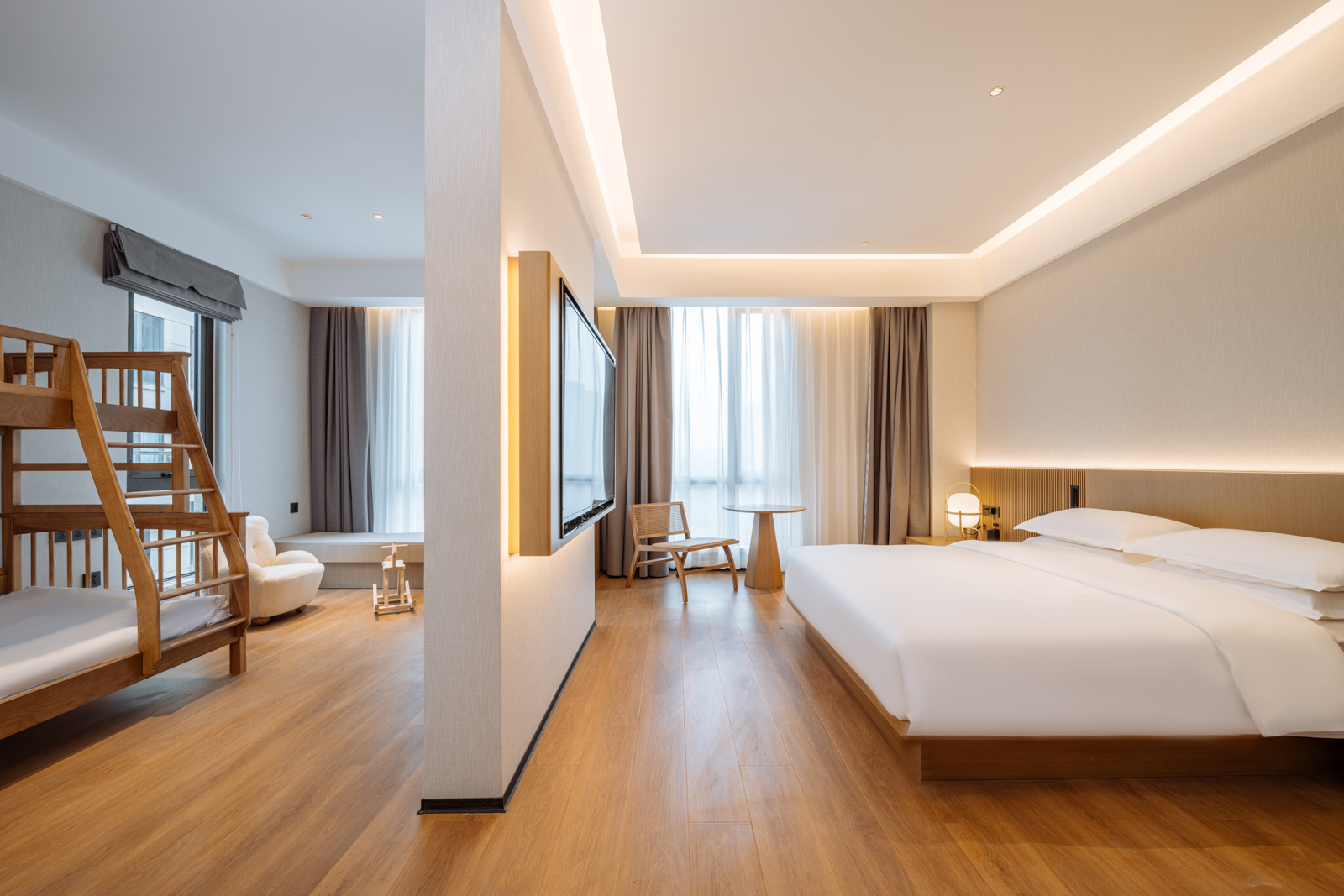 Baby家庭亲子套房（亲子高低床+小童帐篷+小童座便器）