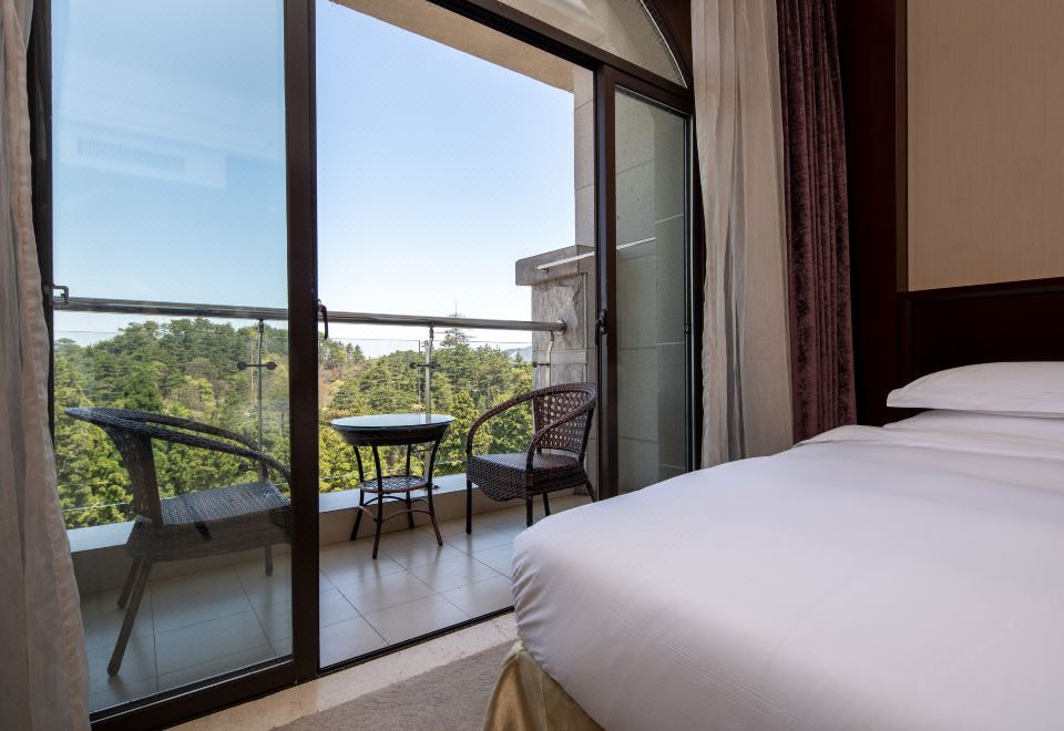 湖景阳台双床房