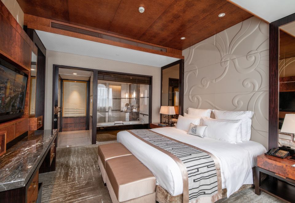 Grand Pacific HotelBusiness Suite