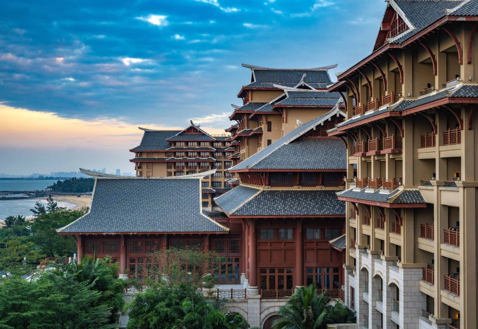 Haikou Marriott HotelPremier Sea-view Suite - Qiongzhou Strait Panorama