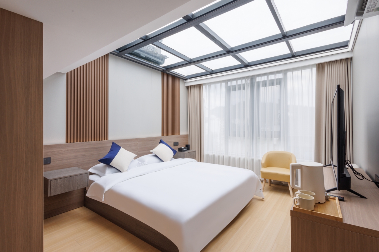 Sunshine Smart Room (Double Bed) (Upper Floor)