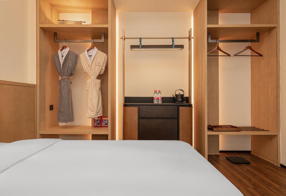 Mountain Whispers Selected Double Bed Room