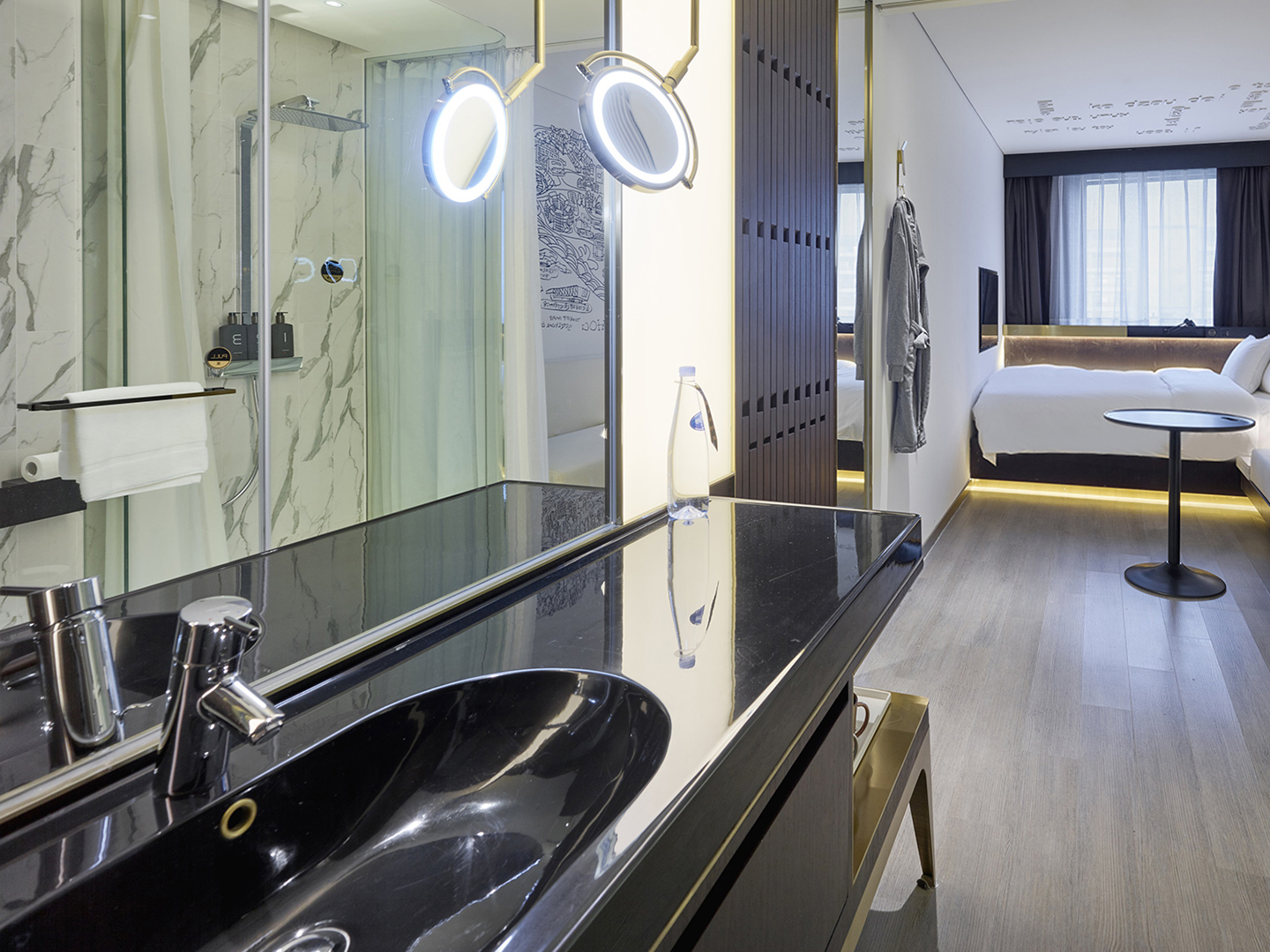 大床房（德国汉斯格雅衞浴＋乳胶床垫+手机投屏）