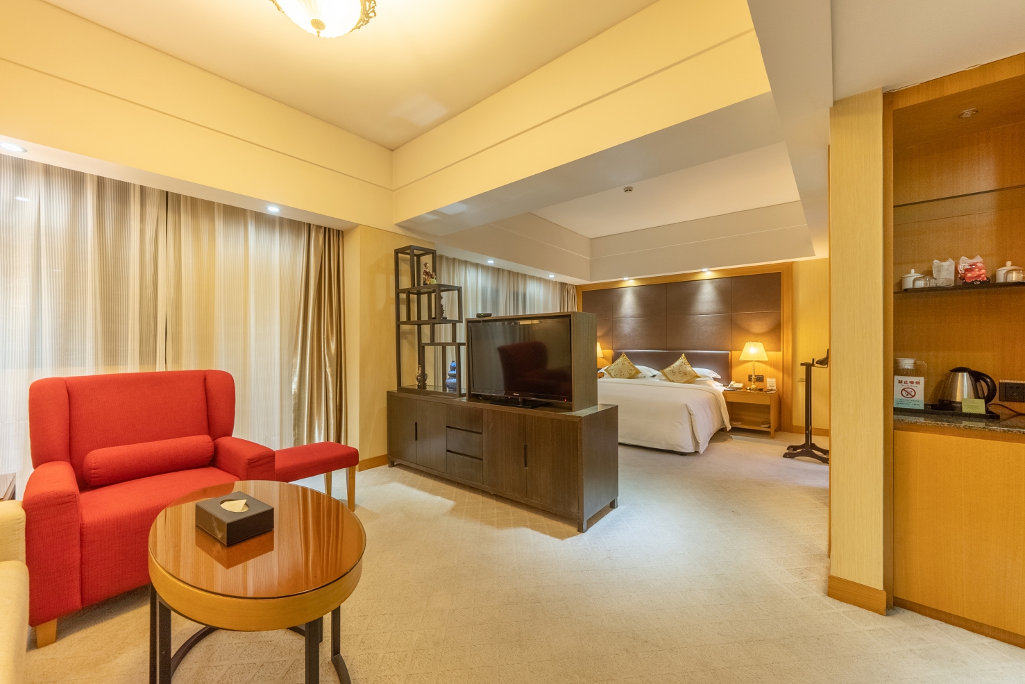 豪华间（一室一厅）