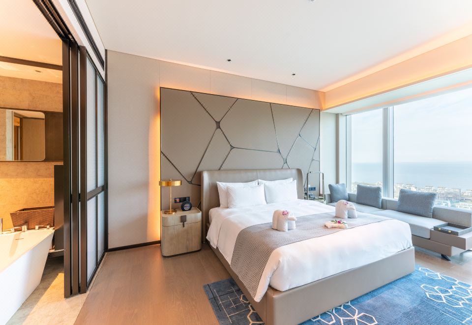 豪华海景套房（180度全落地窗看海景日出）