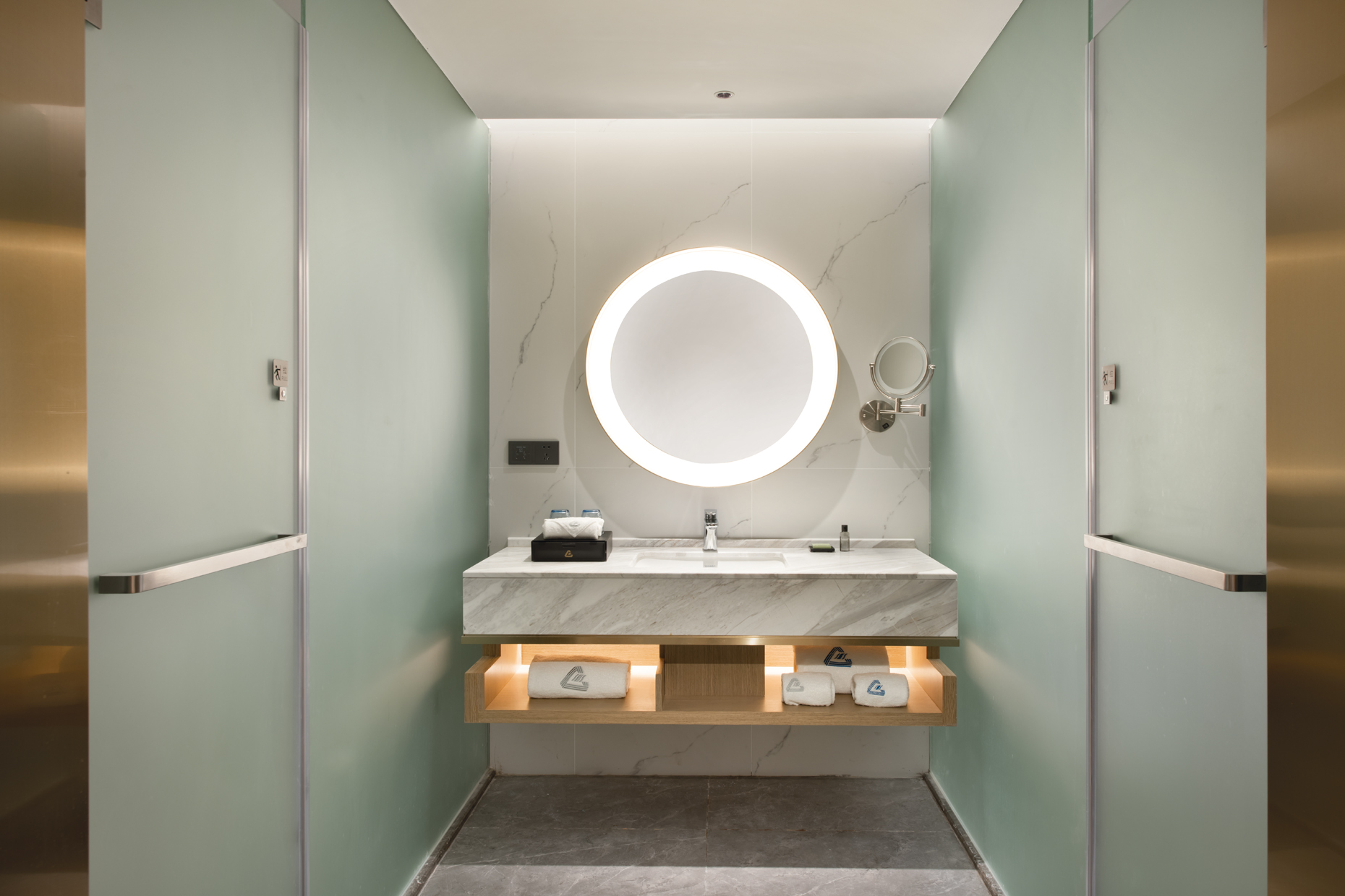 智慧行政房（航空主題+智能客控+助眠零壓床墊）