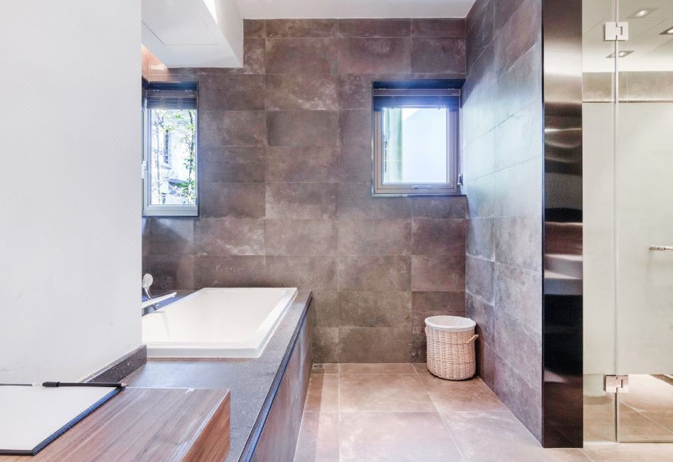 Shanshui Villa HotelShuiyin Villa Deluxe Double Bed Room (Designer Crafted)