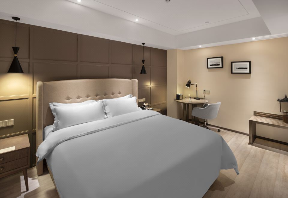 丽雅大客房（大床+梳化床丨智能马桶）