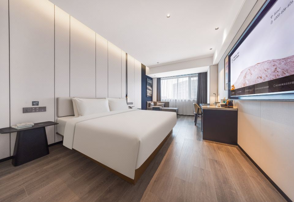 Jimu Double Bed Room (Mini Fridge + Bathrobe + Mobile Screen Casting + Electric Curtains + Smart Toilet)