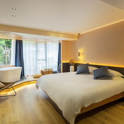 豪華景觀大床房（帶大浴缸） 西湖竹澗憶塘民宿優惠