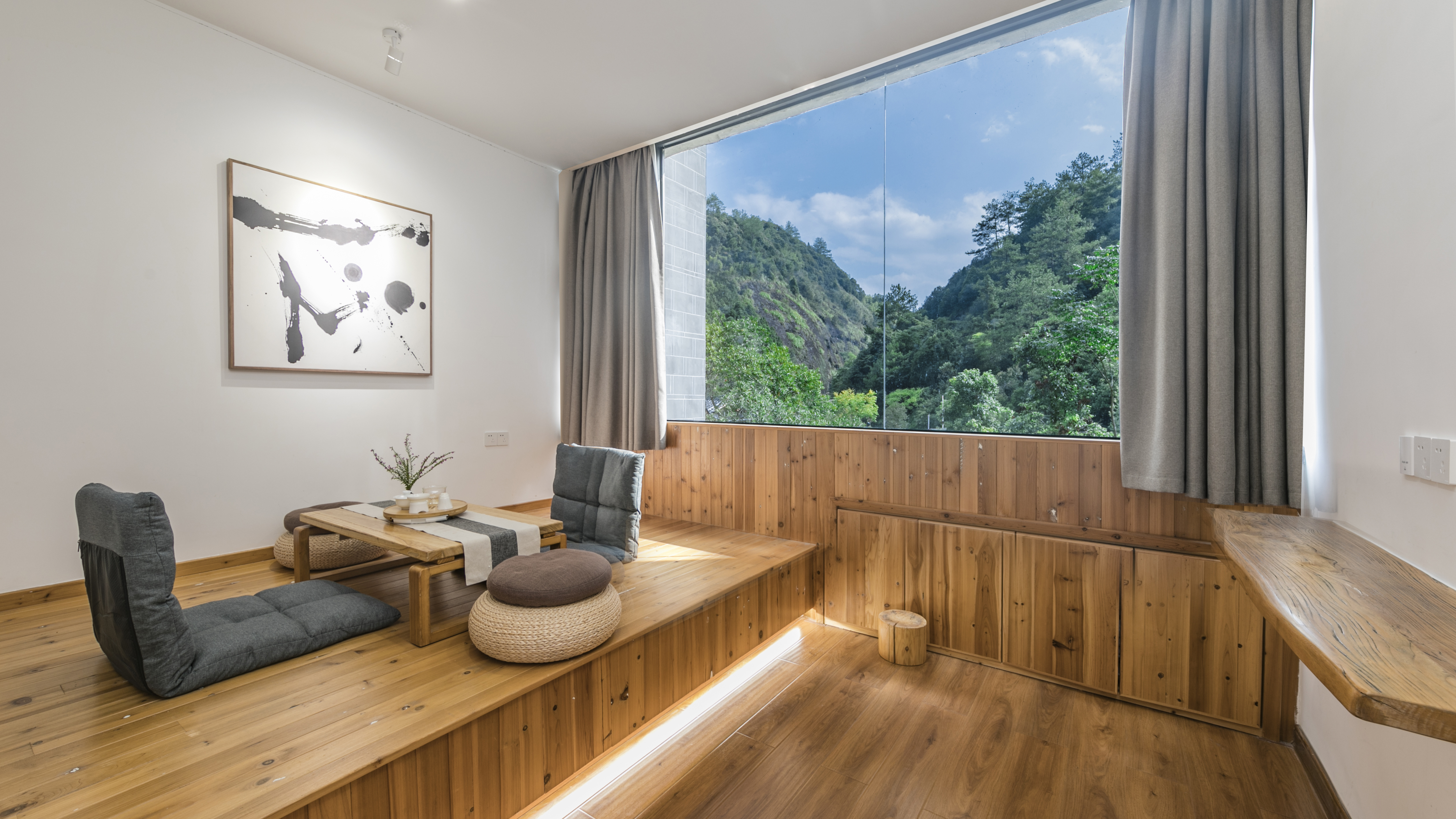 隅来?山林环幕家庭房（180°观景+新中式茶桌+全身镜）