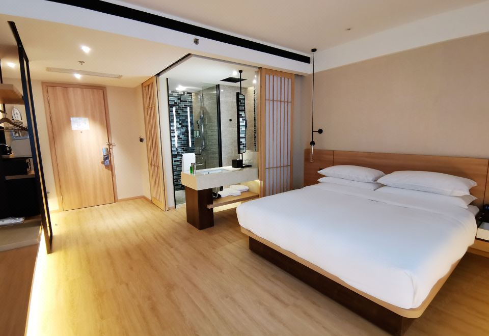 Fairfield by Marriott Shanghai Pudong CentralPremier Queen Room