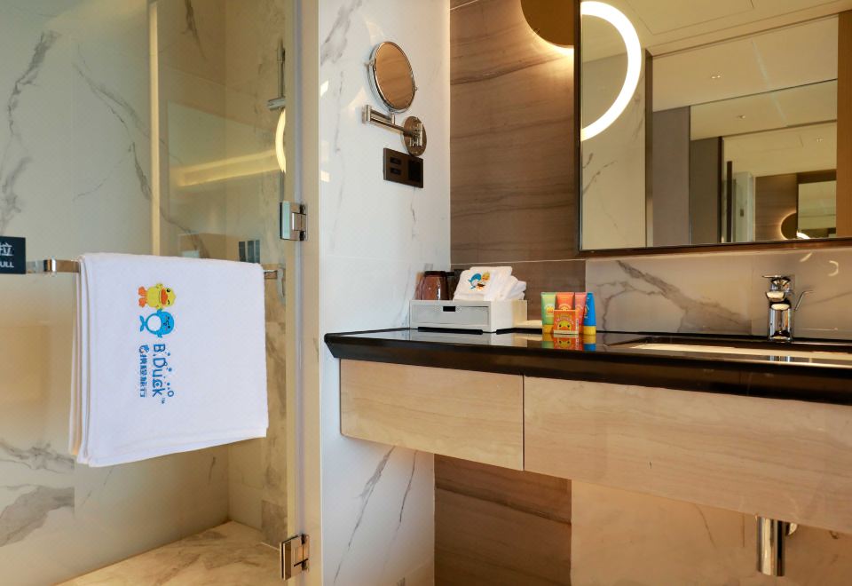Crowne Plaza Foshan Nanhai1 King Standard Family Fun Room