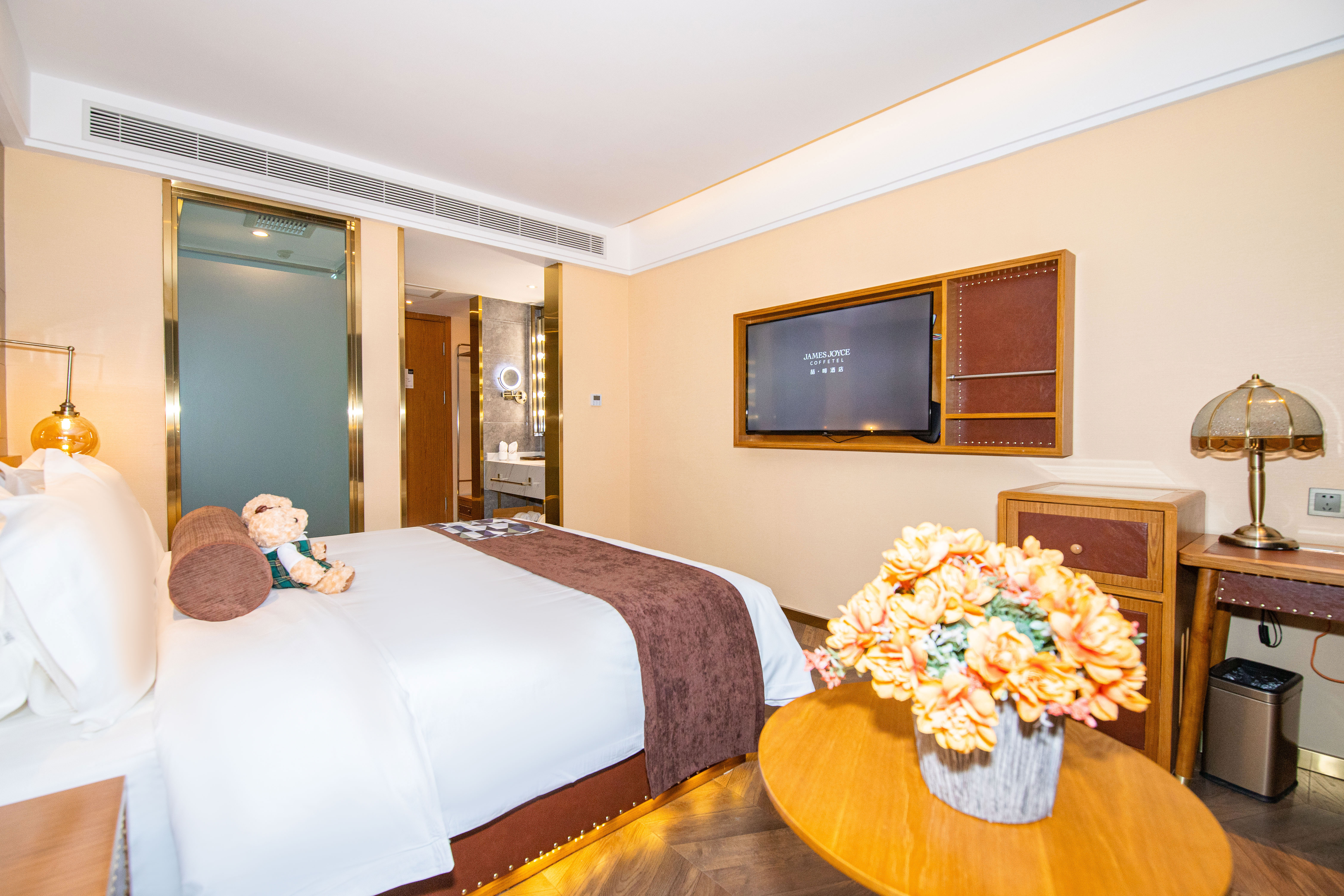 铂金精英大床房+投屏电视+深睡床垫