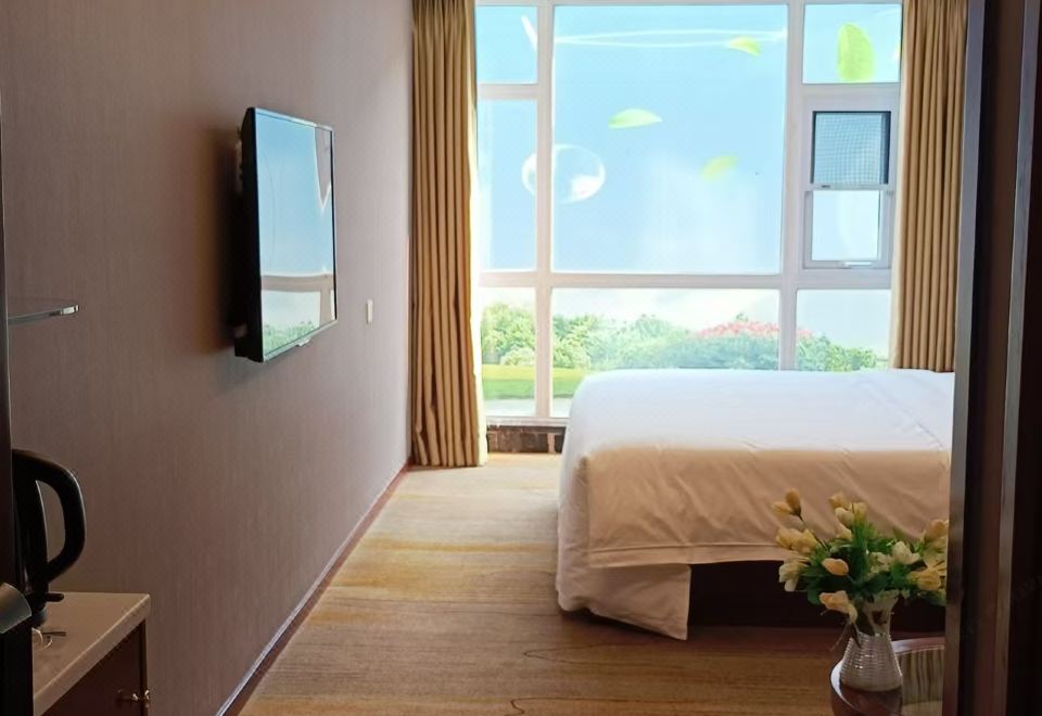 高級大床房（加濕器+小冰箱）