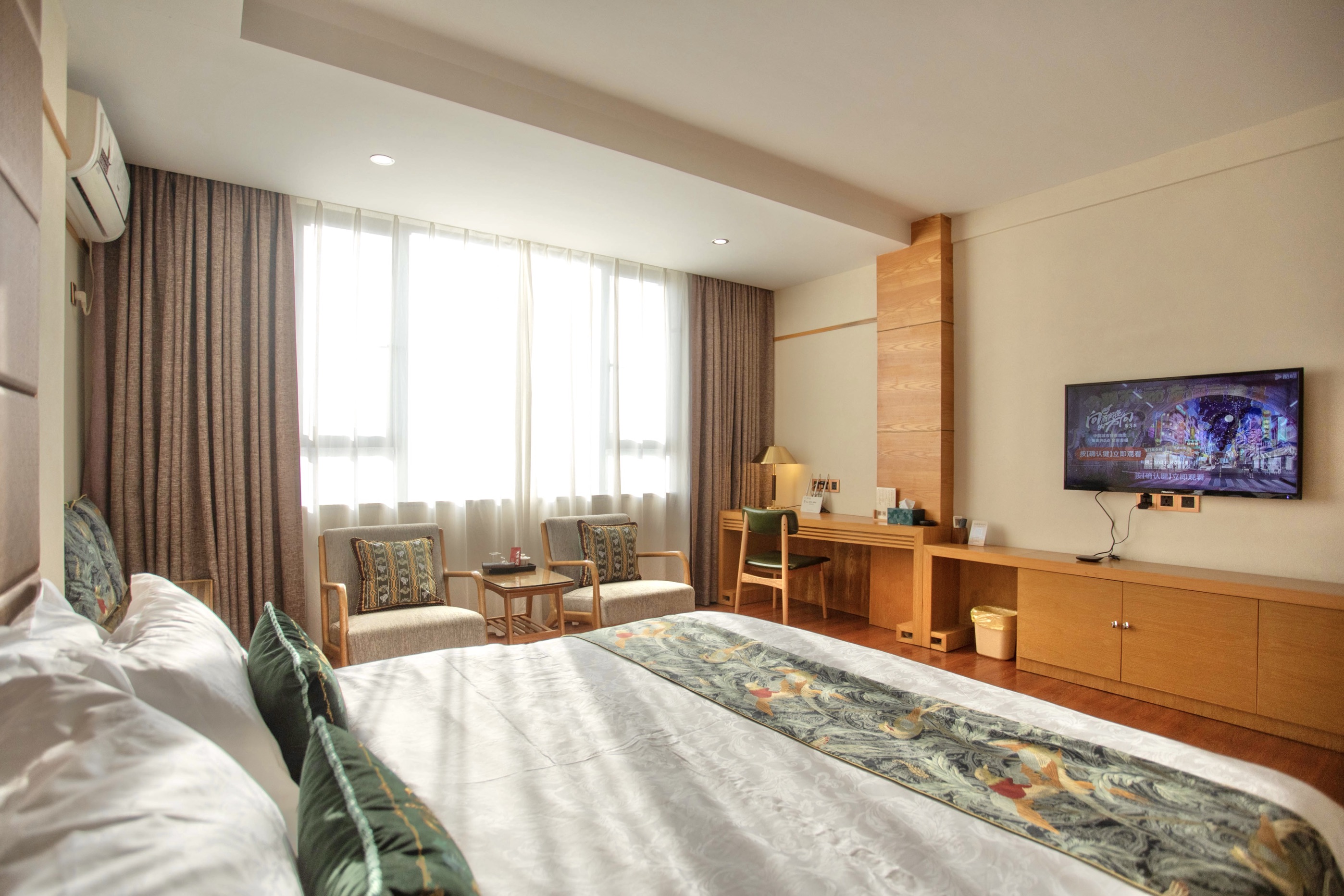 皓月千里大床房