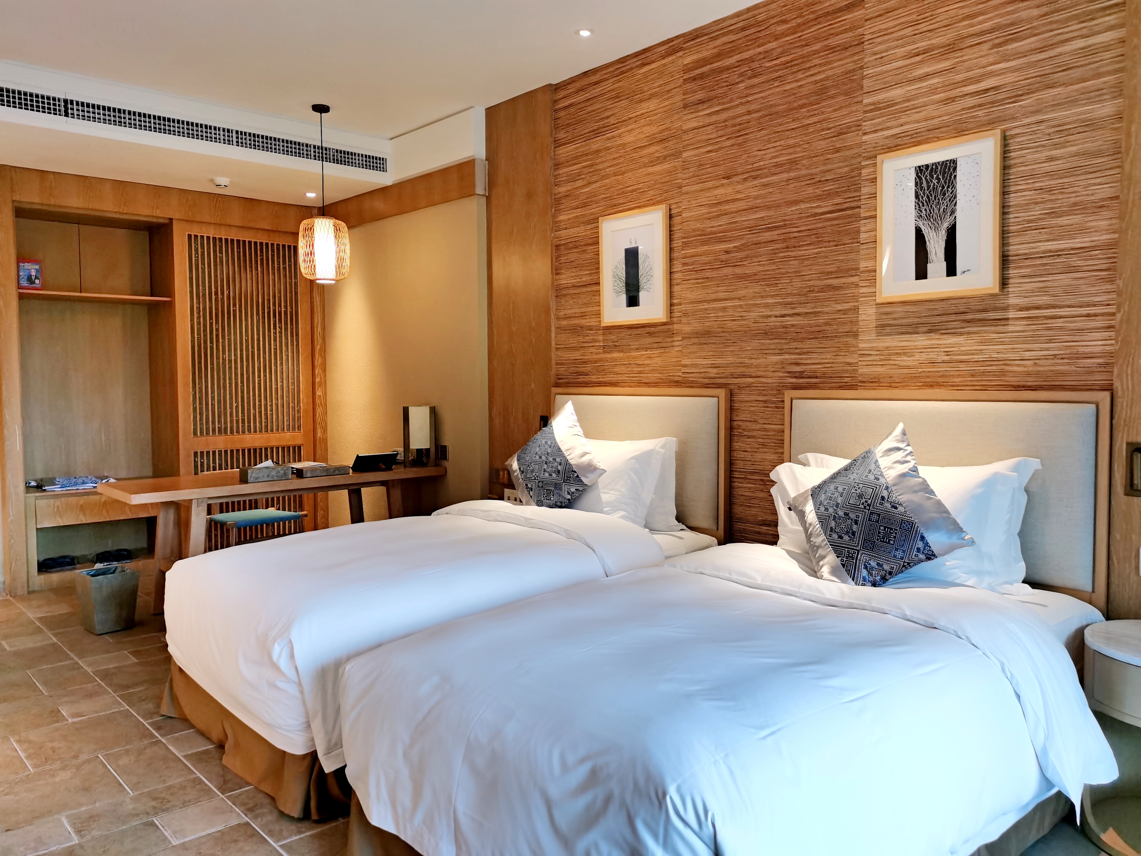 賜福湖畔山景雙床房