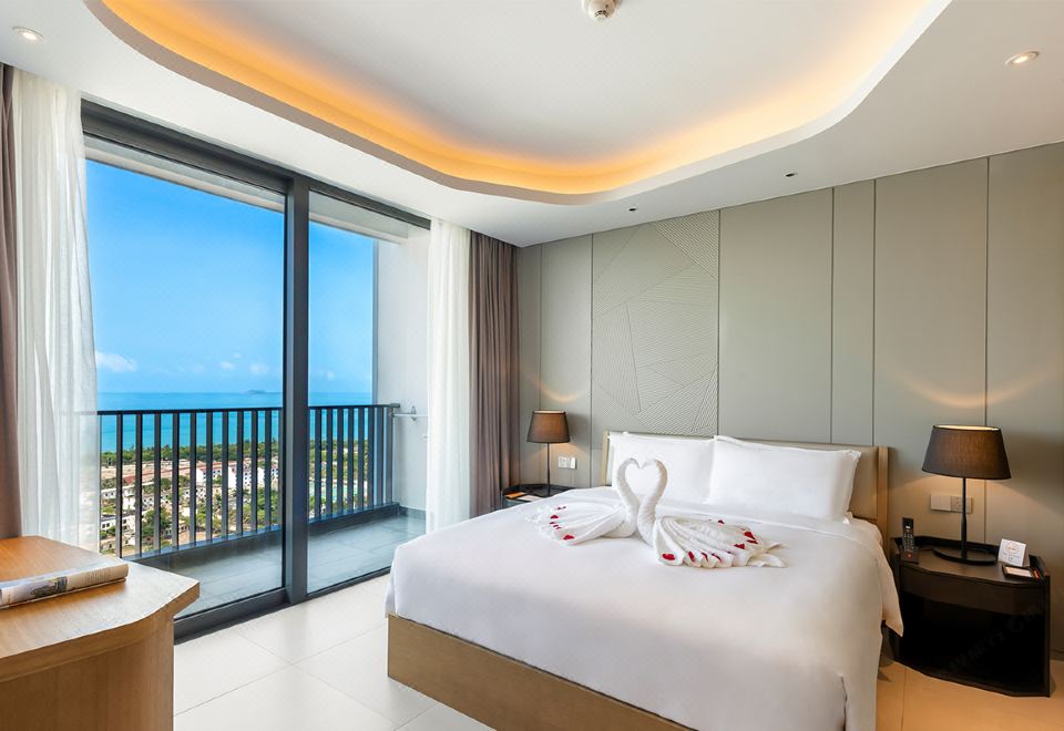 Deluxe Family Suite - 1-Room, Sea-View