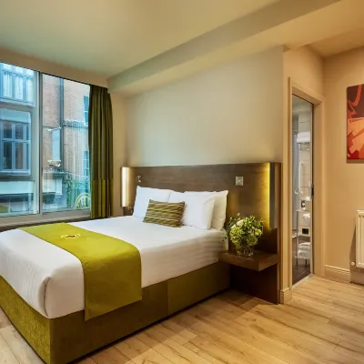 Temple Bar Inn Hotels near Button Factory