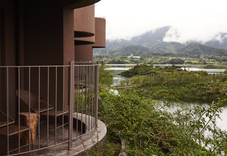 豪華湖景親子雙床房