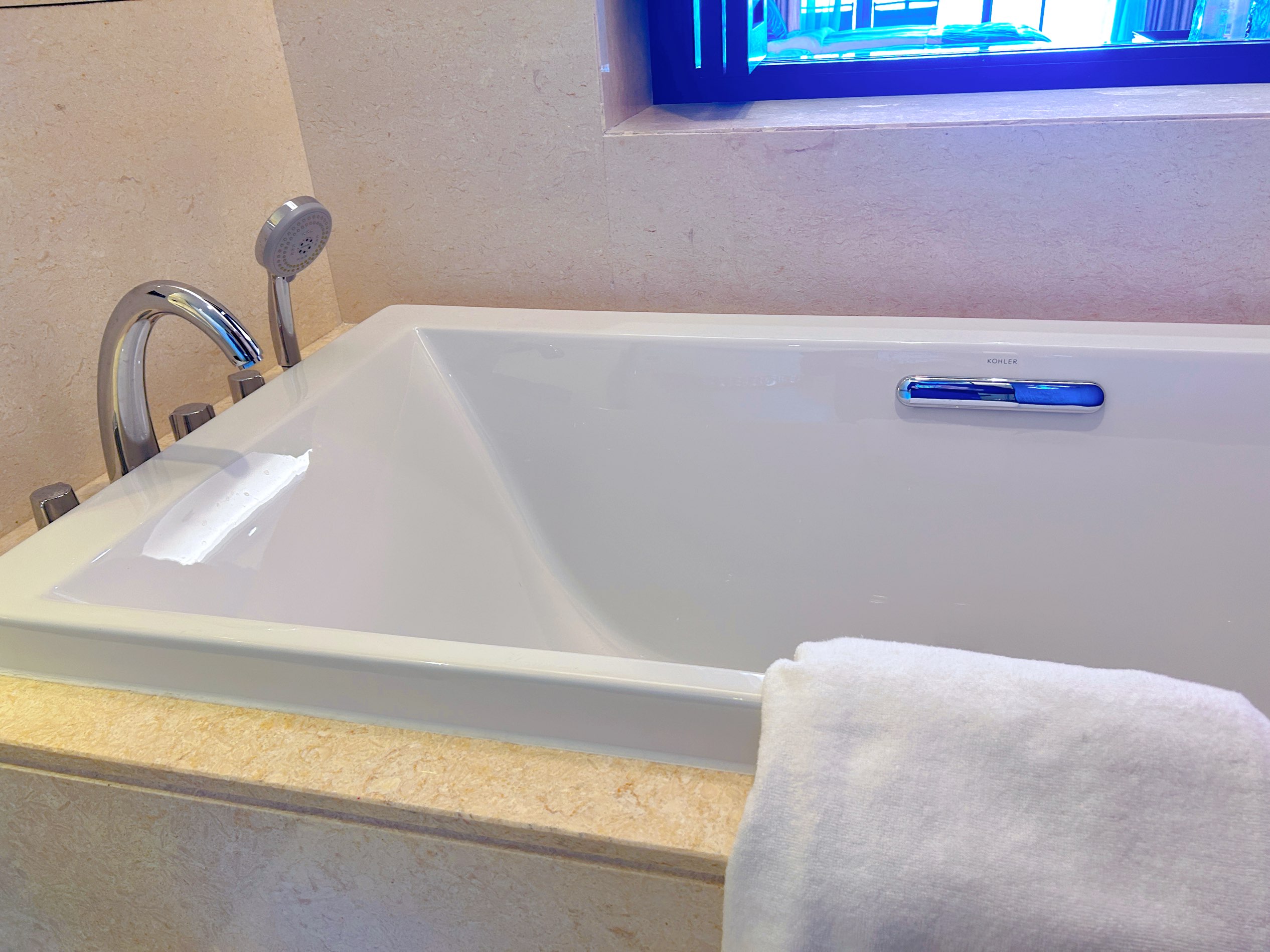 遇见·湖景露台双床房