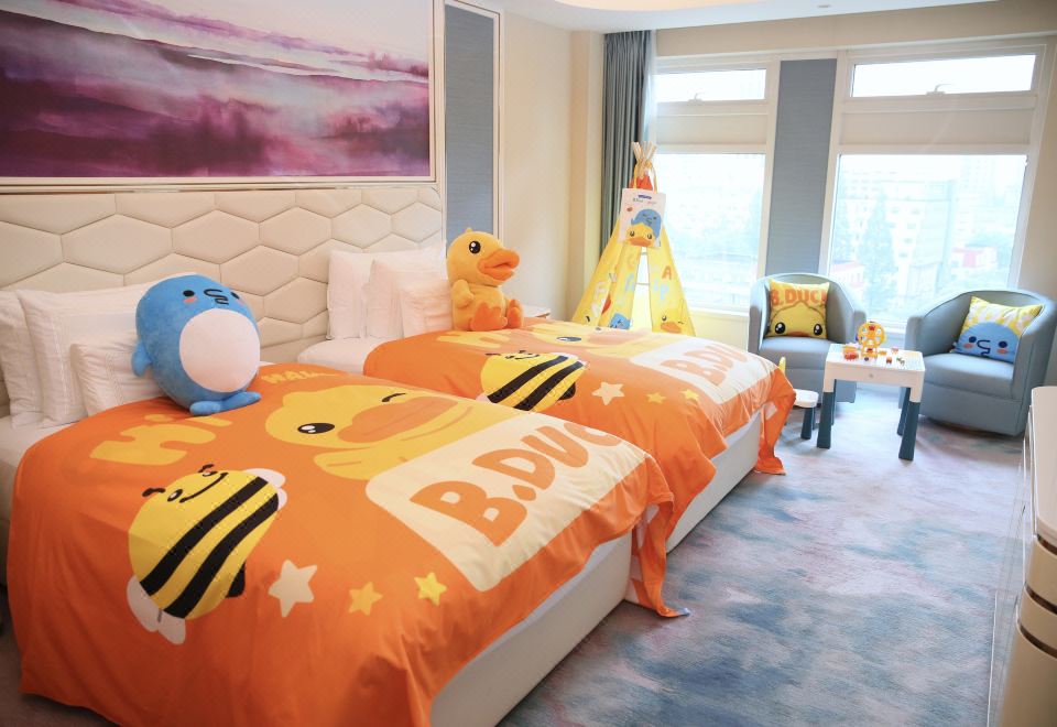Radisson Collection Xing Guo Hotel ShanghaiB.Duck Theme Room