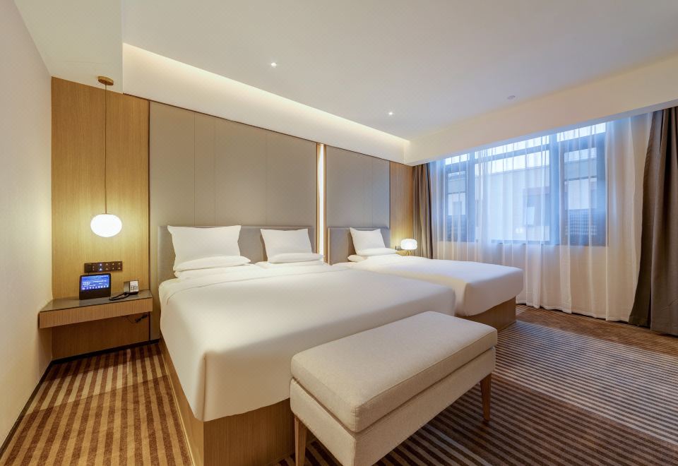 家庭亲子套房（梦百合零压床垫+智能客控+无痕投屏）