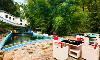 Chongzhou Jiulonggou Huimeiye luxury hot spring hotel