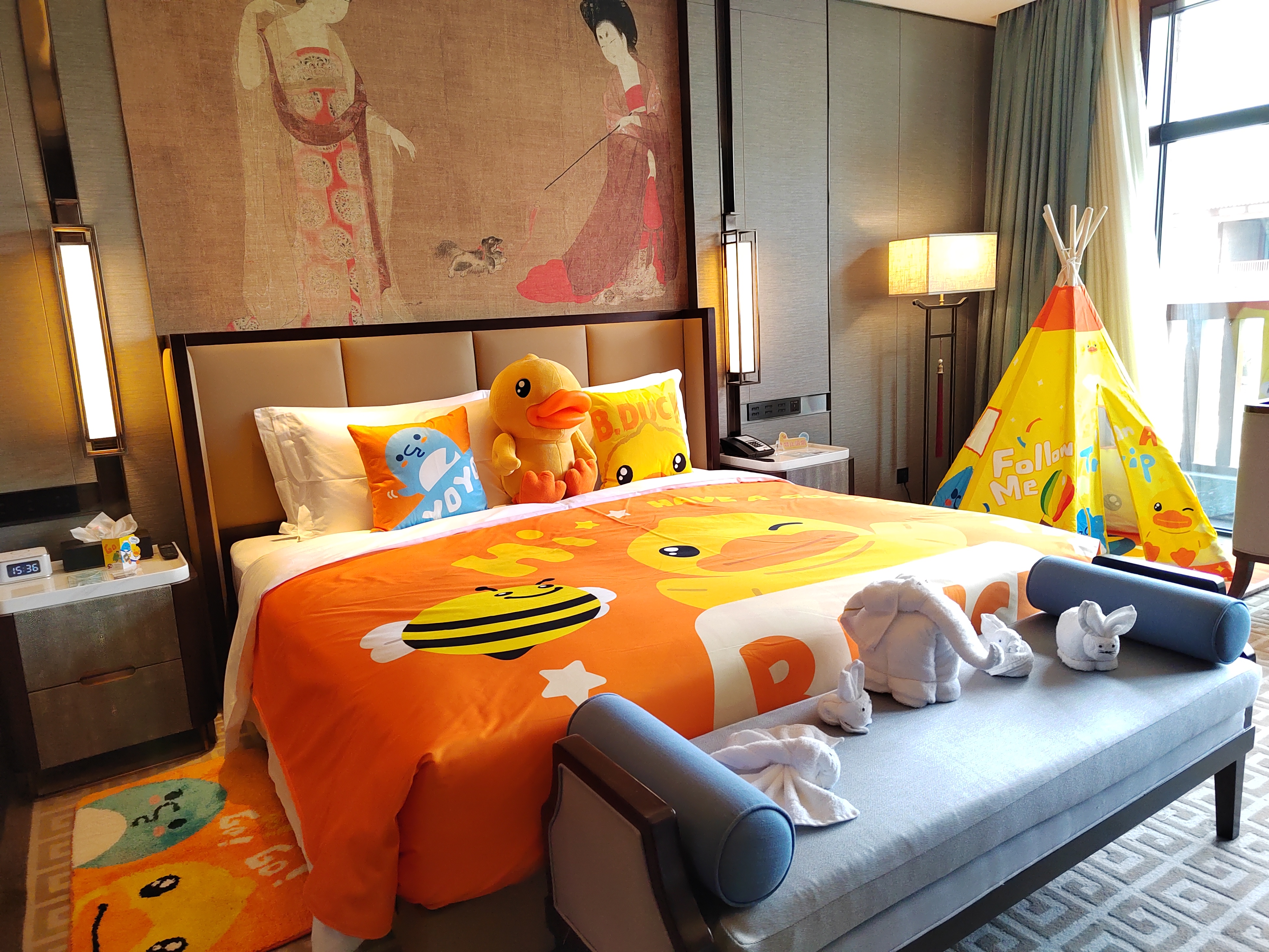 小黄鸭亲子主题房