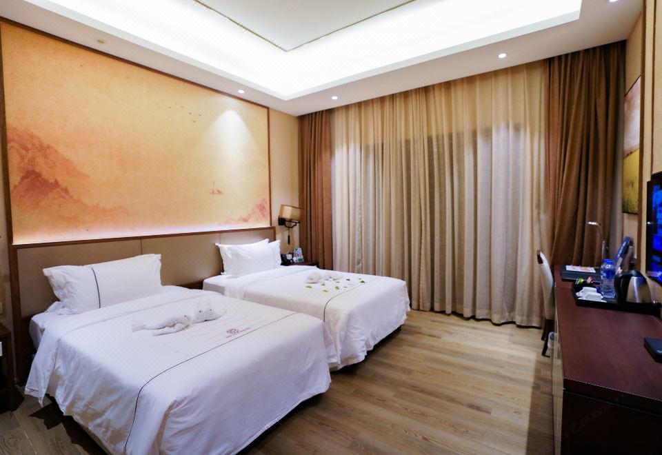 Yuetianxia Hot Spring HotelRiverside Garden Hot Spring Four Bedroom Villa