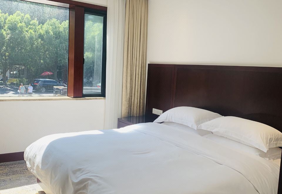 Tiantai Hot Spring ResortAnnex Building Elegant Queen Room