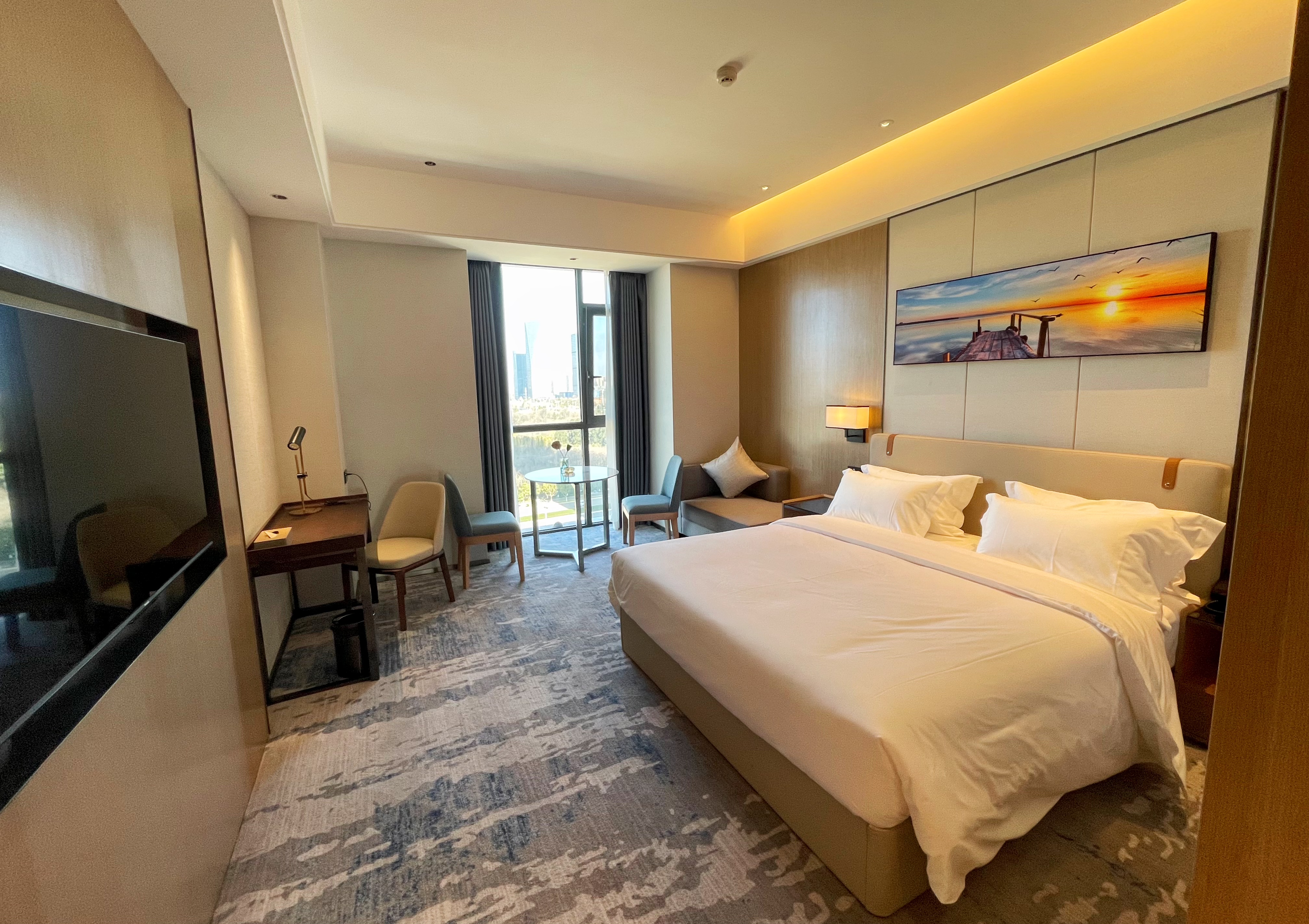 行政大床房【深睡舒眠床垫+舒睡羽绒被+现代简约沙发】