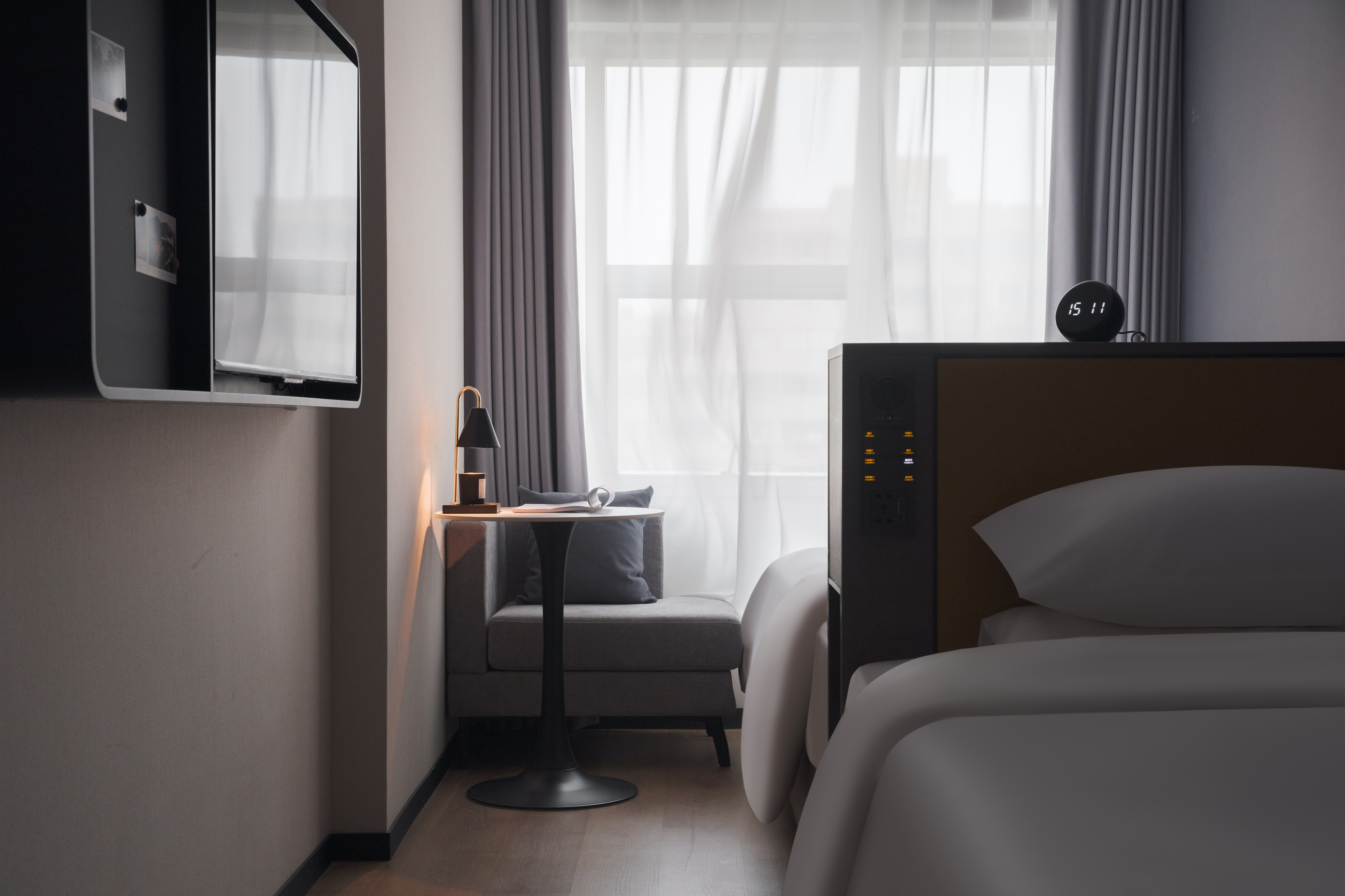 西子云端·城心静谧双床房（高清投屏电视+零压床垫+乳胶枕头+小型盆景）