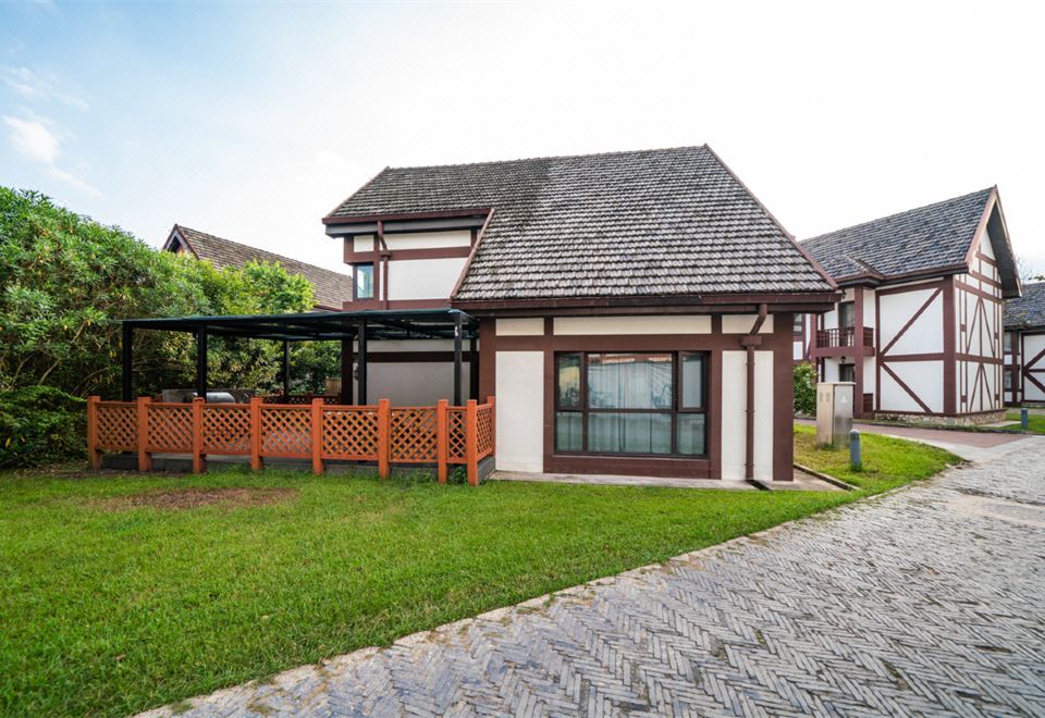 俱乐部别墅三房一厅