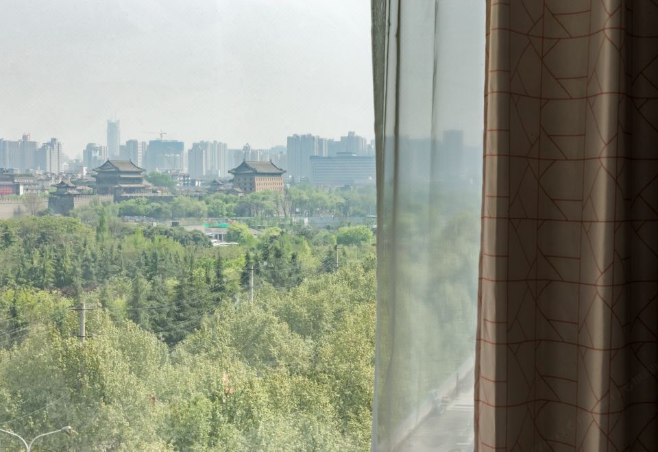 高级房大床（城墙景观）