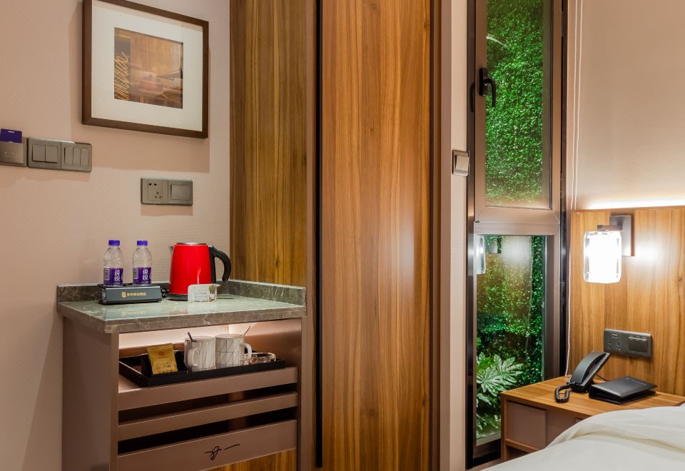 Panoramic Business Room