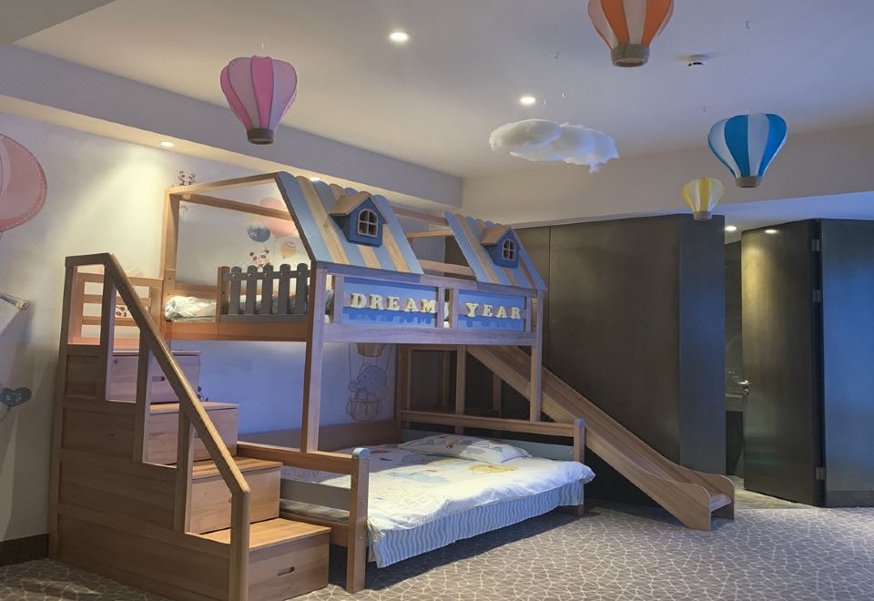 熱氣球主題湖景低敏套房（Acca Kappa洗護用品）智能馬桶