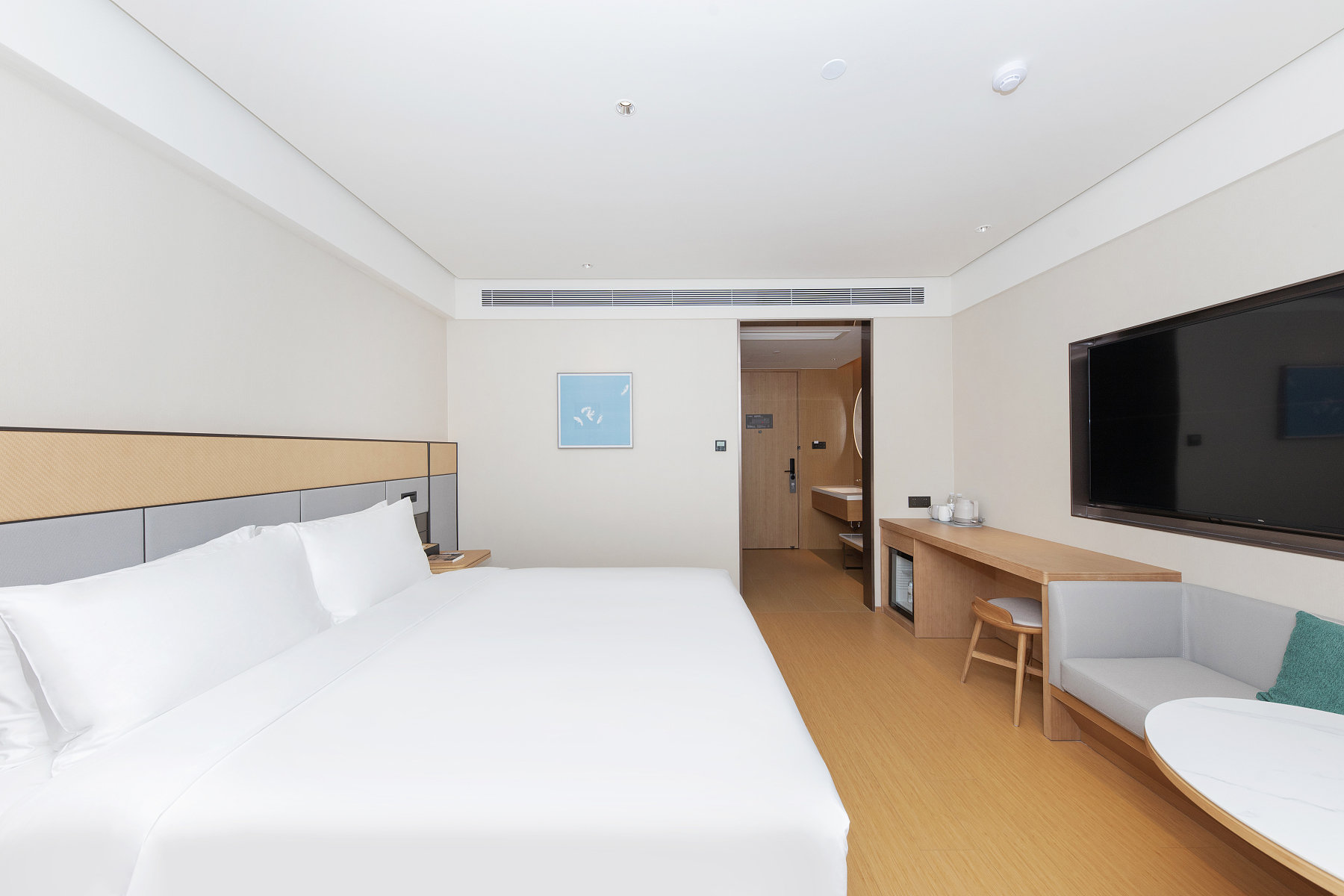 高級大床房（65寸電視投屏+冰箱+智能客控+深睡床墊）