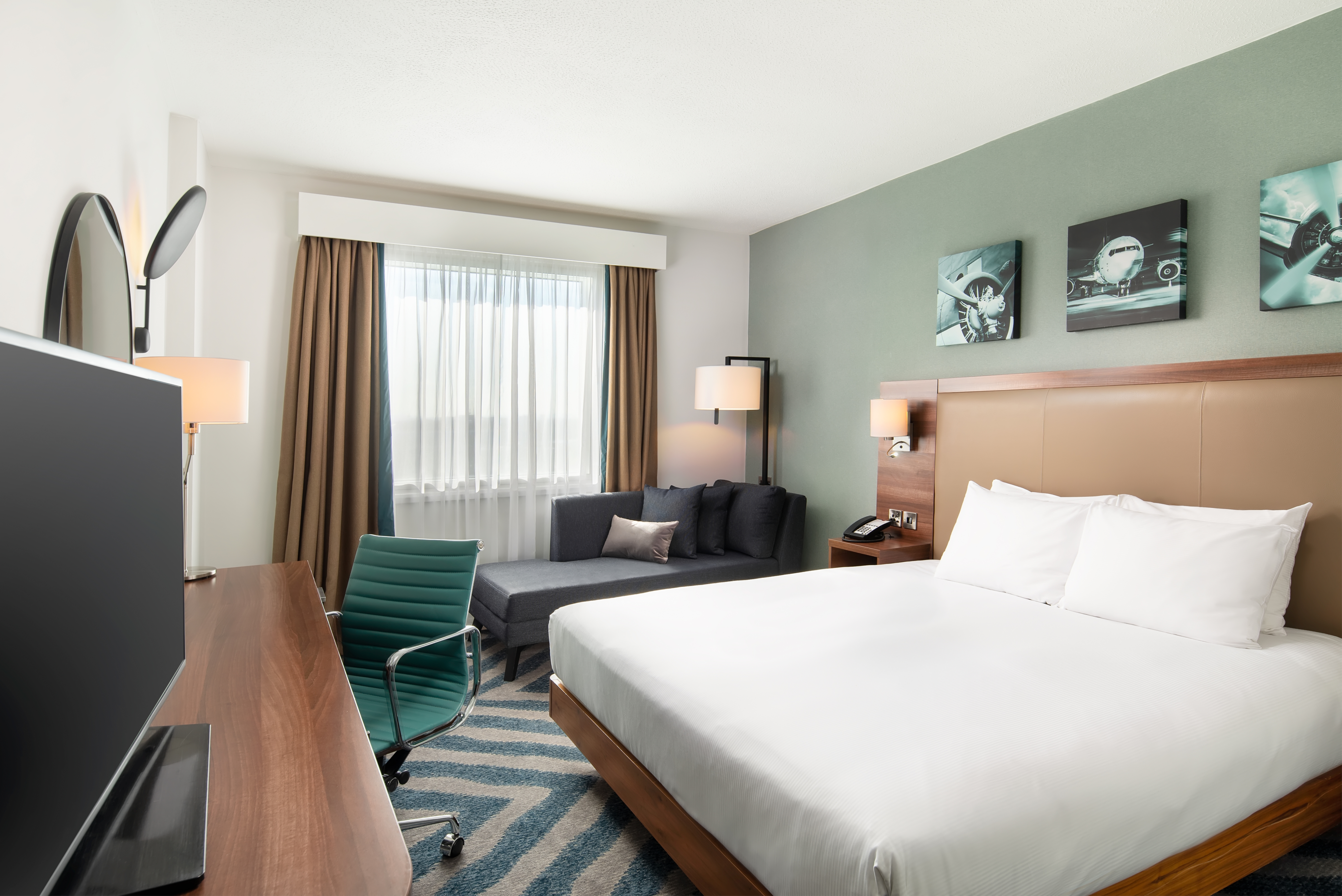 Hilton London Heathrow Airport, Hillingdon – Updated 2023 Prices