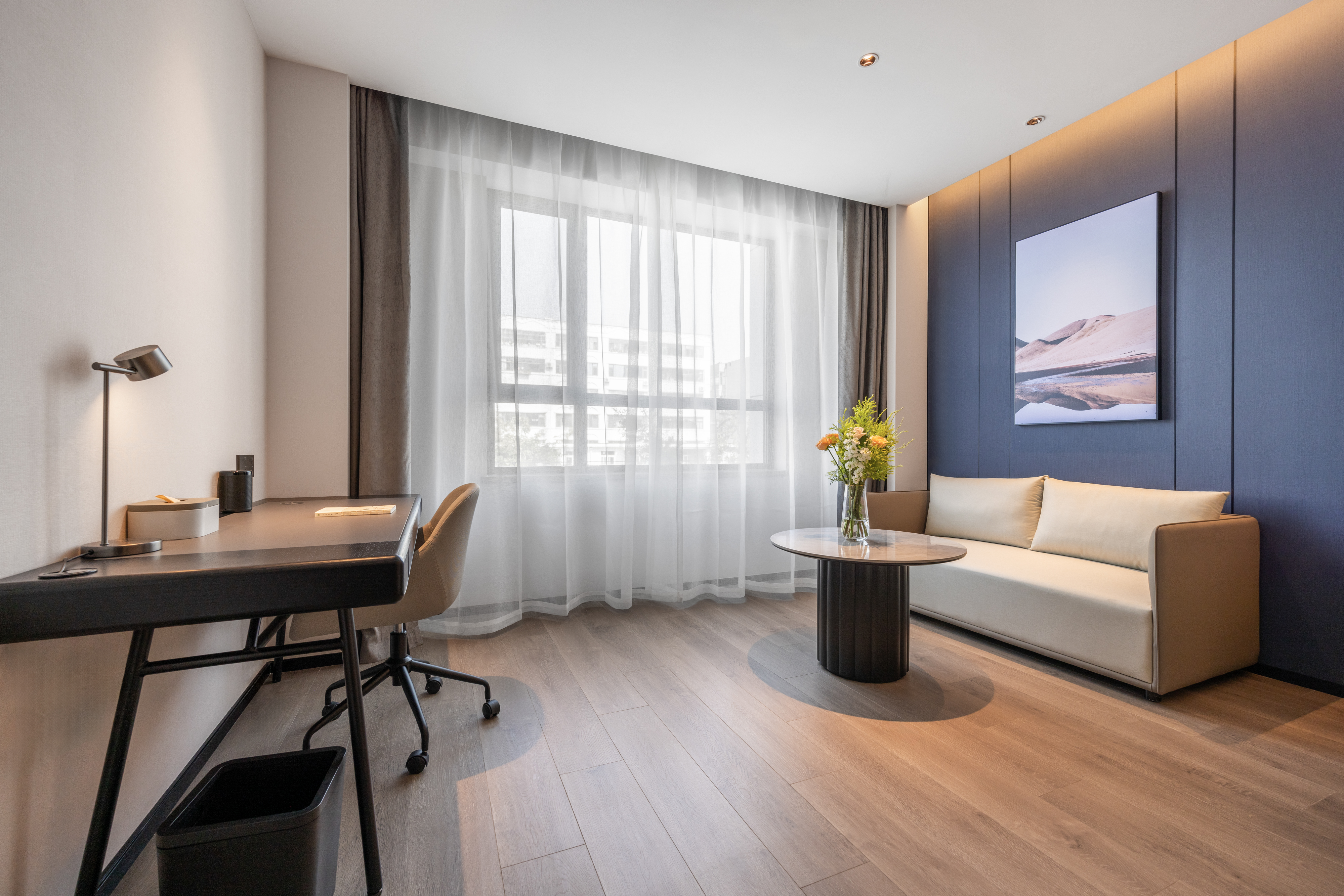 行政大床房（电视投屏+小冰箱+语音客控）