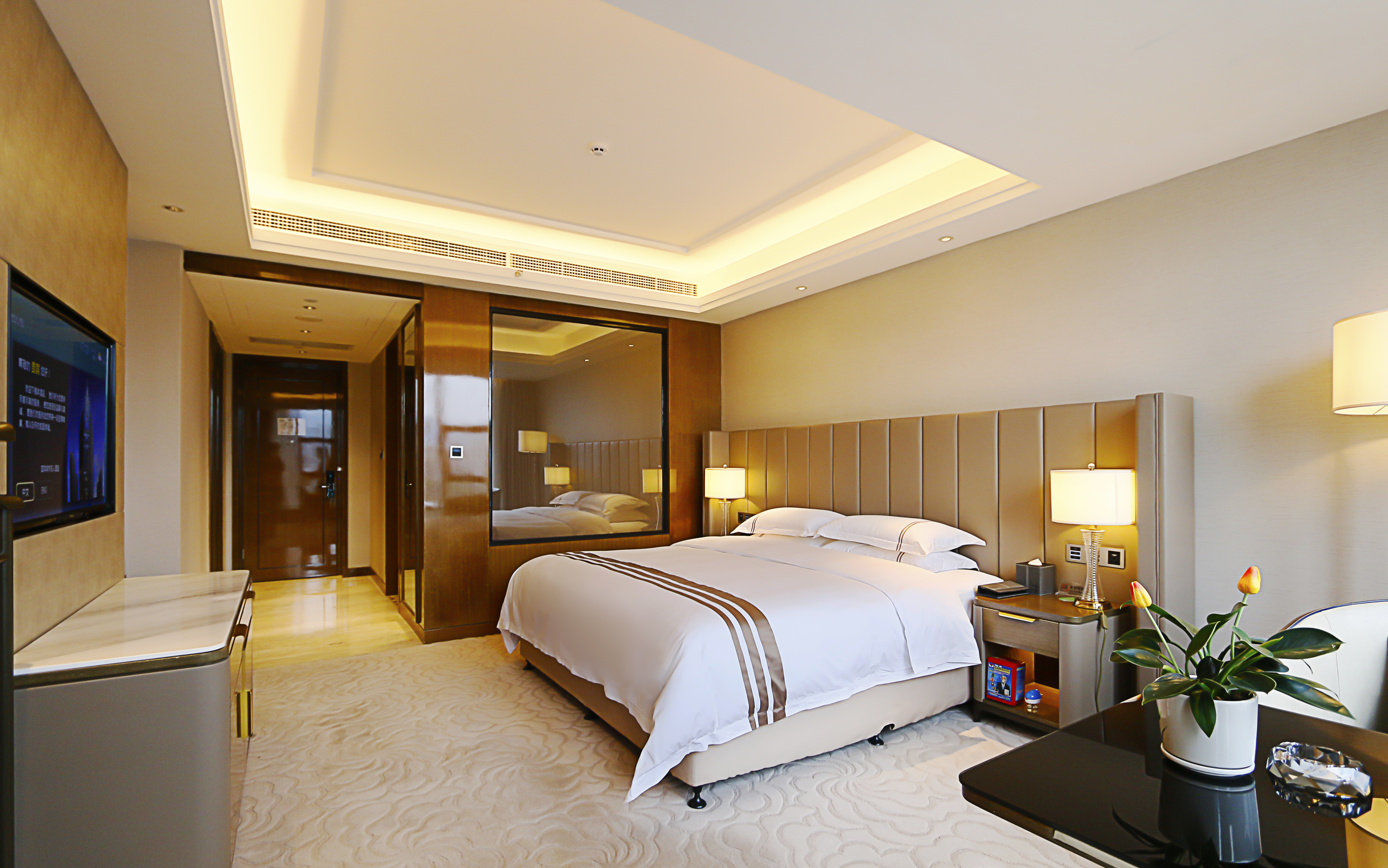 临江观景大床房