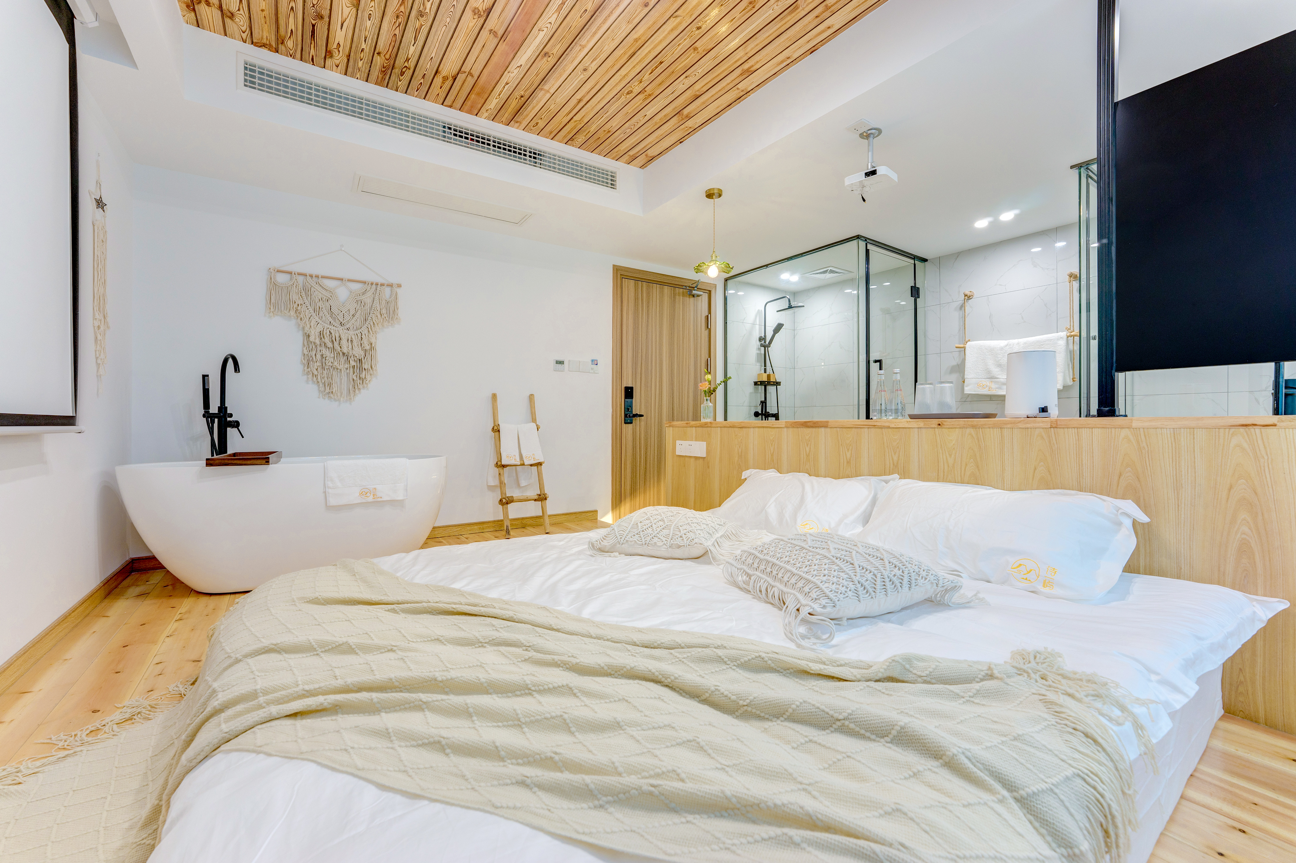 笙澜-榻榻米浴缸大床房