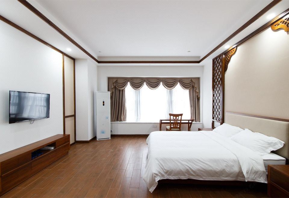 棋牌湖景大床房-洗衣机+冰箱+电动麻将桌